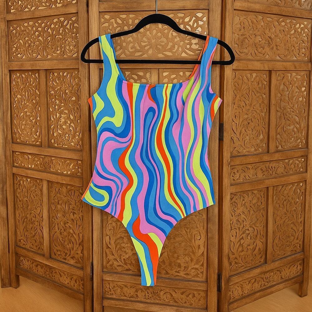 NEW- NWT Le Lis Multicolor Wavy Print Bodysuit Size S - Picture 2 of 6